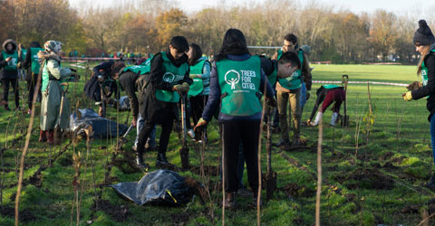 9,000 new trees are planted to mark National Tree Week by Newham residents, community groups and volunteers from across the capital.