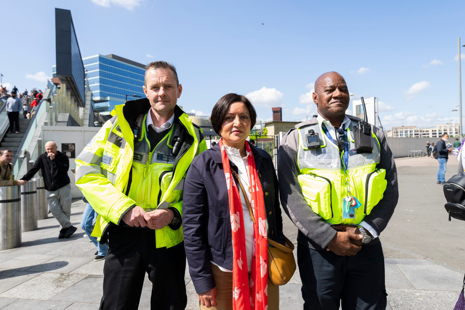 image of the mayor and two officers